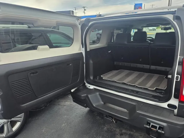 2010 Hummer H3 Luxury Edition - Photo 18