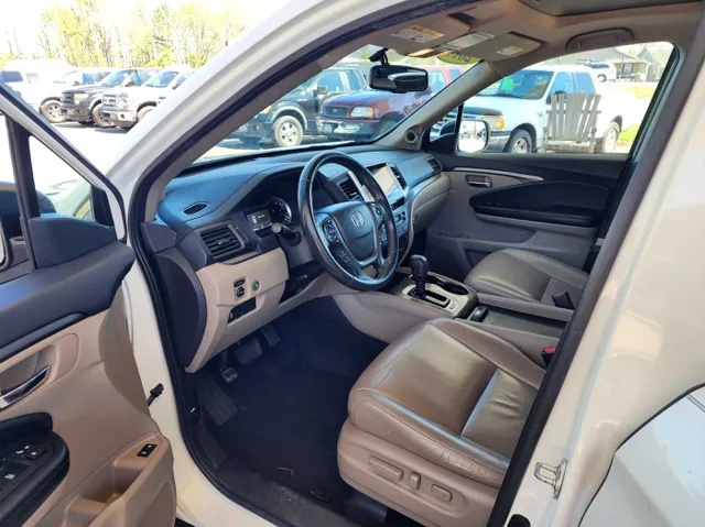 2017 Honda Pilot EX-L - Photo 10