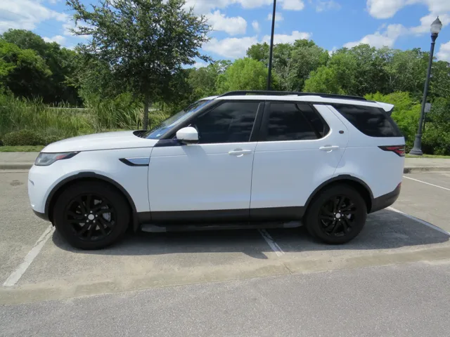 2018 Land Rover Discovery HSE photo 23