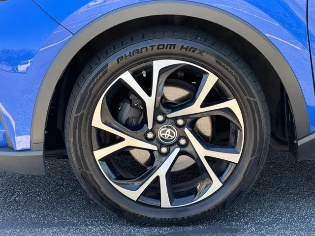 2021 Toyota C-HR XLE - Photo 22