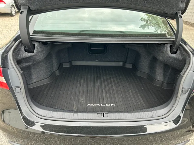 2014 Toyota Avalon Limited - Photo 8