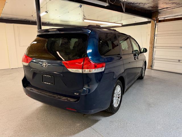 2012 Toyota Sienna Limited FWD 7-Passsenger V6