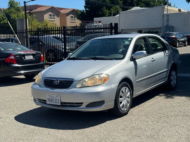 2005 Toyota Corolla LE 4AT's photo