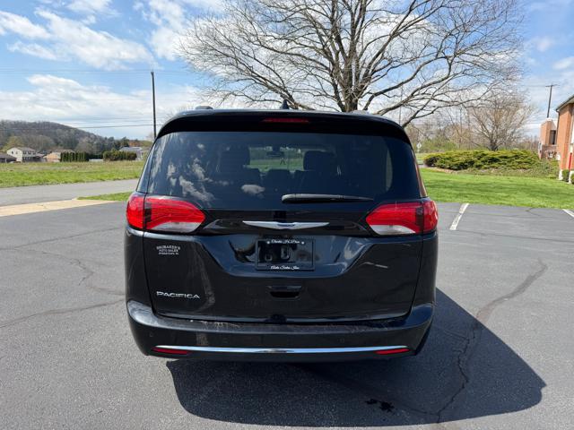 2019 Chrysler Pacifica Touring-L