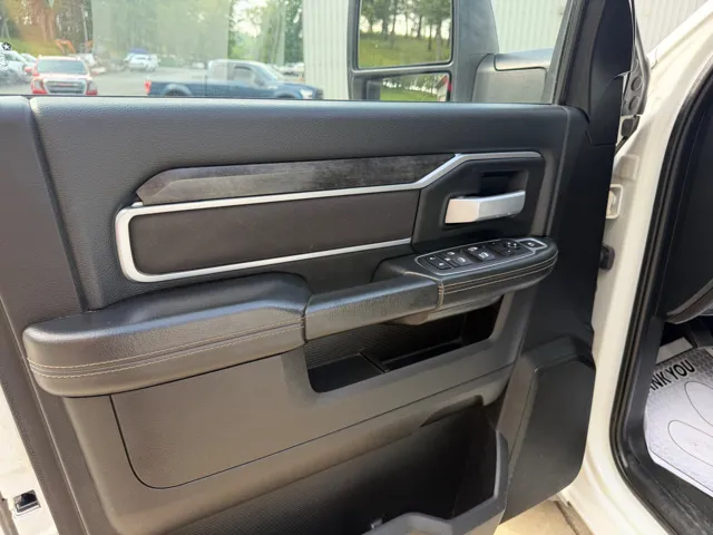 2024 RAM Ram 3500 Chassis Cab SLT - Photo 7
