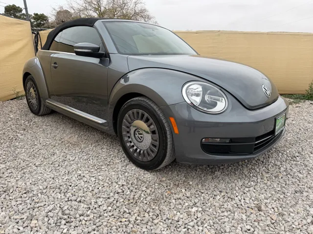 2013 Volkswagen Beetle 2.5's photo