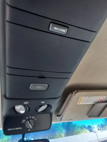 1998 Chevrolet Tahoe LS - Photo 26