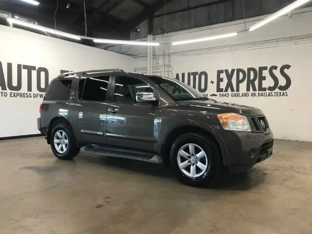 2015 Nissan Armada SV 4X2's photo