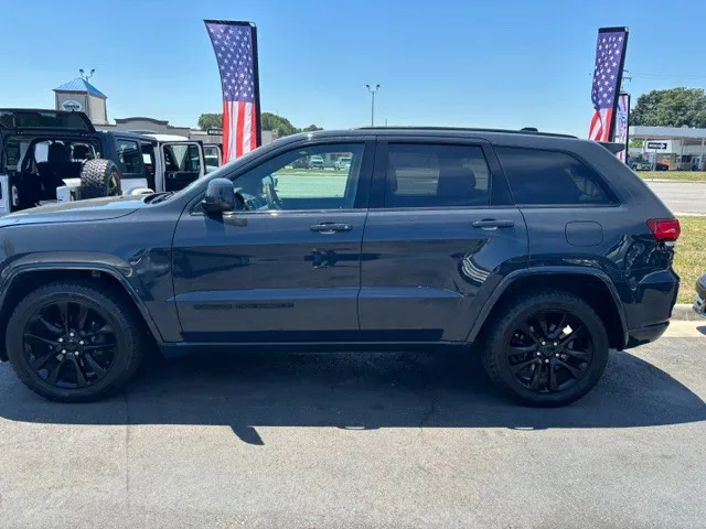 2017 Jeep Grand Cherokee Altitude 4WD's photo