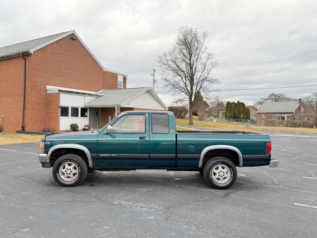 1995 Dodge Dakota Club Cab 6.5-ft. Bed 4WD