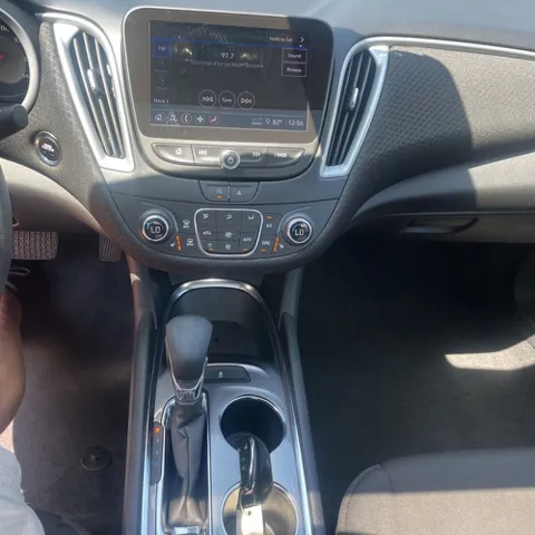 2023 Chevrolet Malibu 1LT - Photo 17