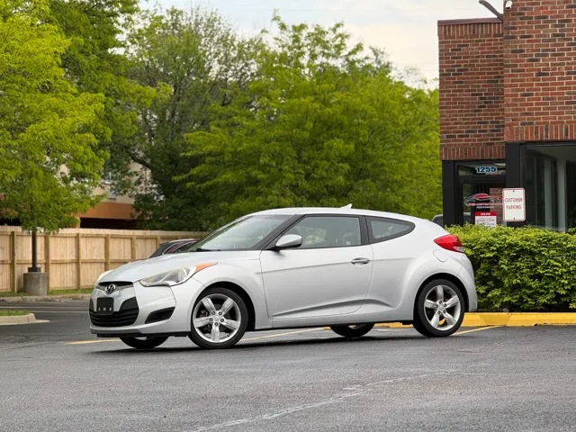 2015 Hyundai Veloster Base - Photo 7
