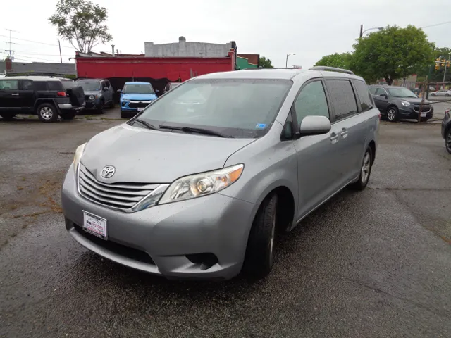 2015 Toyota Sienna LE