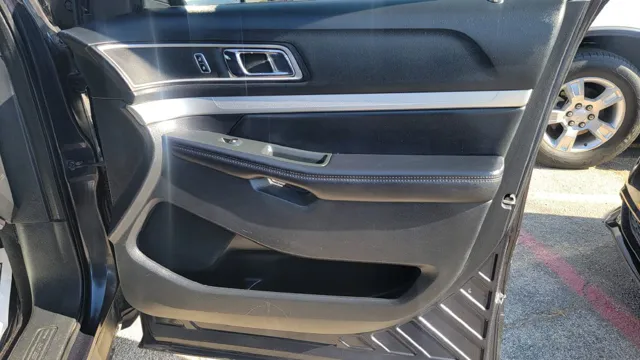 2017 Ford Explorer XLT - Photo 12