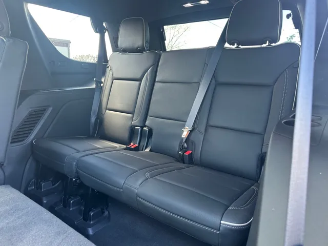 2023 GMC Yukon SLT - Photo 14