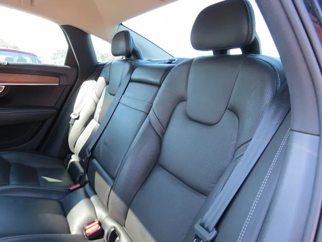 2017 Volvo S90 Inscription photo 14