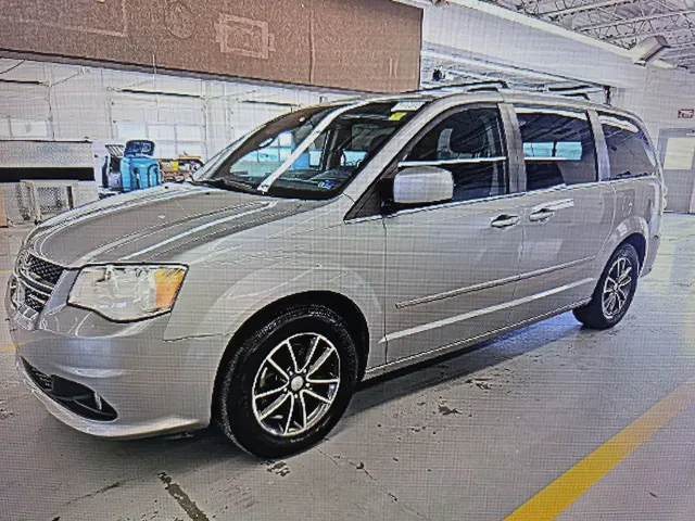 2017 Dodge Grand Caravan SXT's photo
