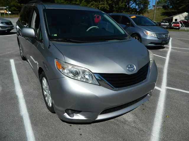2012 Toyota Sienna LE