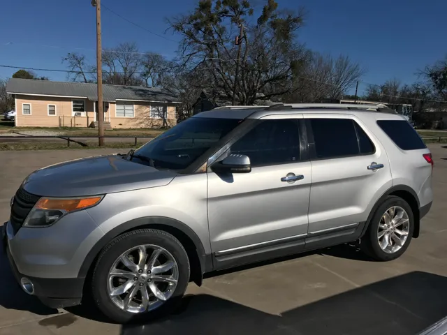 2012 Ford Explorer Limited's photo