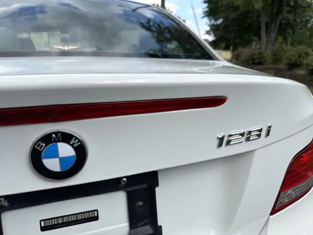 2011 Bmw 128i 1-Series photo 3