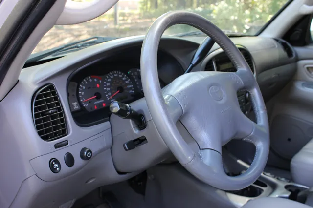 2001 Toyota Sequoia Limited - Photo 28