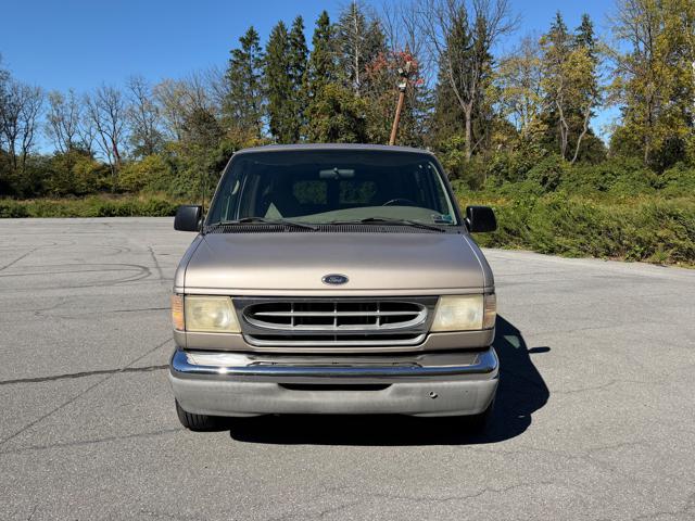 2001 Ford Econoline Wagon E-150 XLT