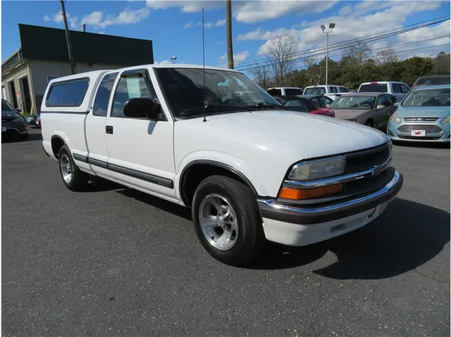 2001 Chevrolet S-10 LS