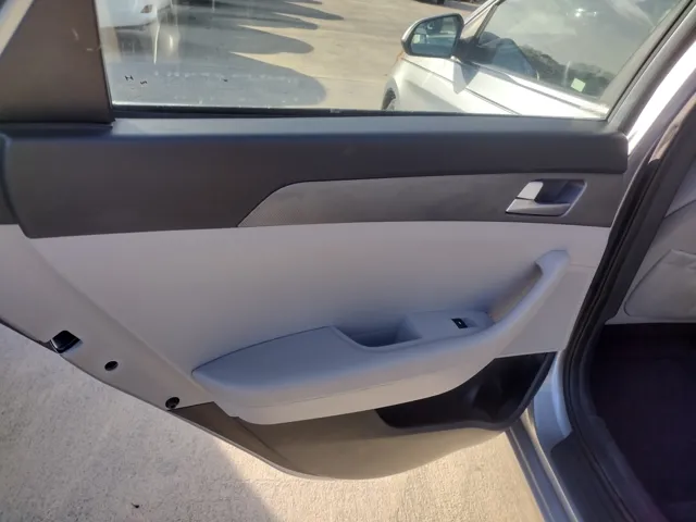 2016 Hyundai Sonata SE - Photo 14