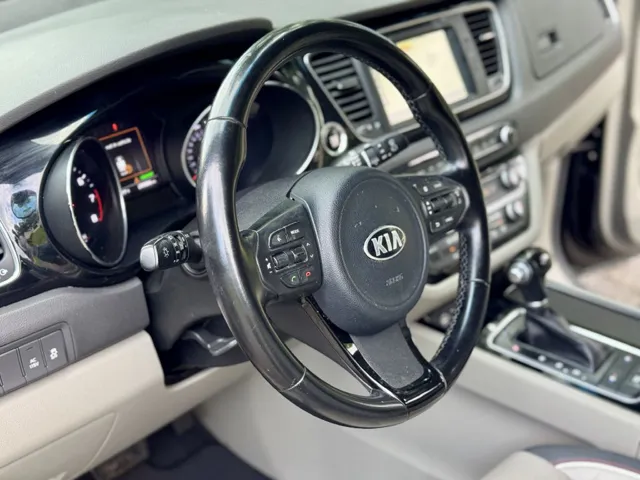 2015 Kia Sedona SX - Photo 14