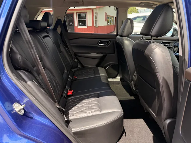 2021 Nissan Rogue Platinum - Photo 17