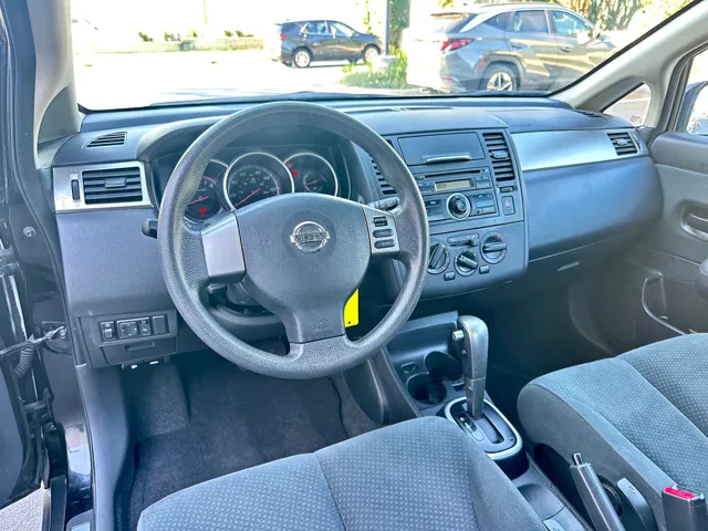 2011 Nissan Versa SL - Photo 24