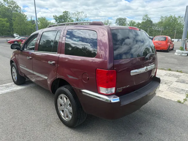 2009 Chrysler Aspen Limited - Photo 8