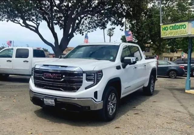 2024 GMC Sierra 2WD Crew Cab Short Box SLT's photo