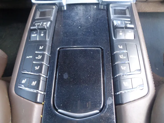 2015 Porsche Panamera S - Photo 19