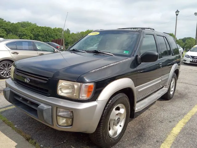 1999 INFINITI QX3 Base