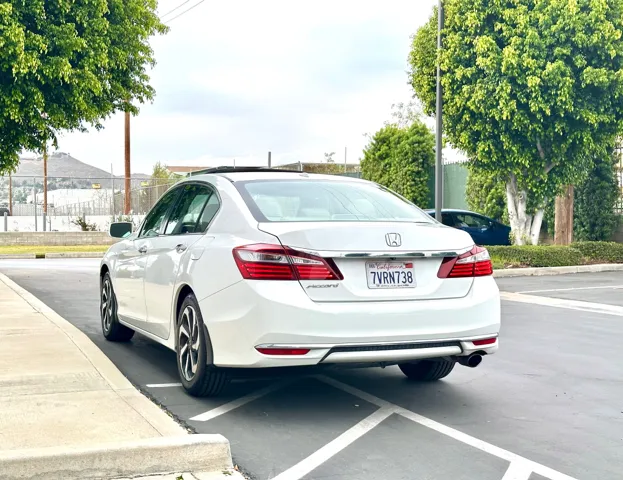 2017 Honda Accord EX - Photo 14