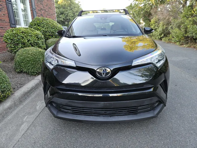 2019 Toyota C-HR XLE Limited photo 7