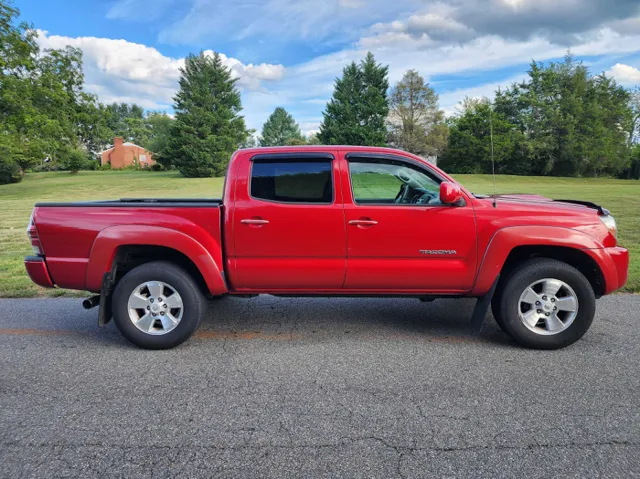 2011 Toyota Tacoma Double Cab V6 4x4 photo 5