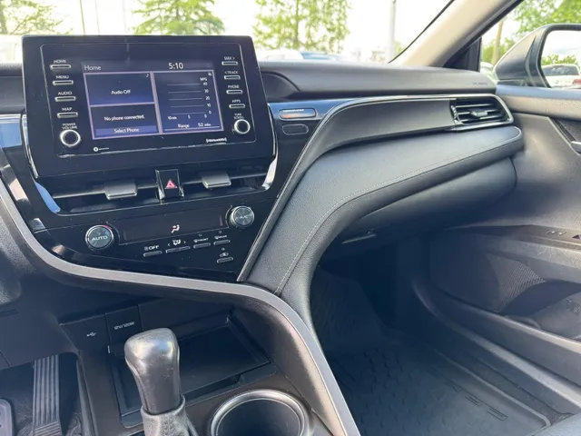 2021 Toyota Camry SE - Photo 11