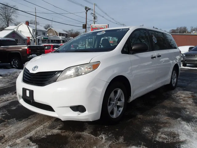 2011 Toyota Sienna Base's photo