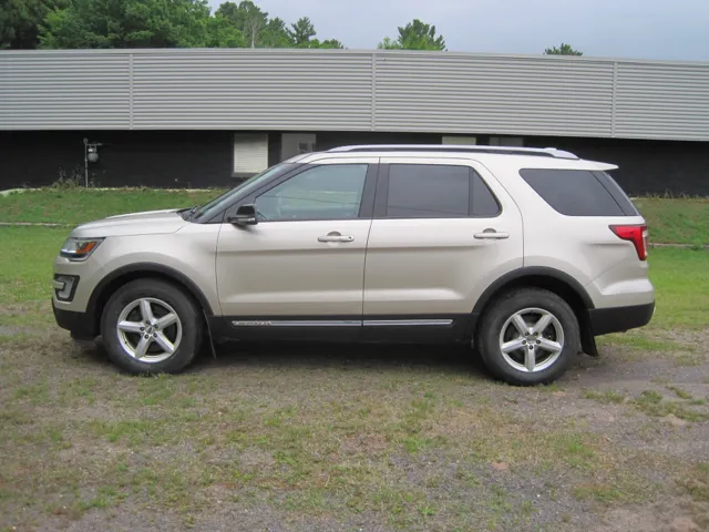 2017 Ford Explorer XLT - Photo 6