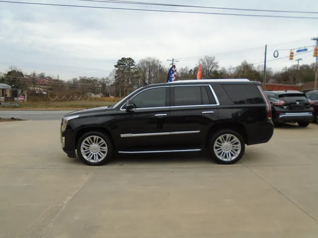 2018 Cadillac Escalade Luxury's photo