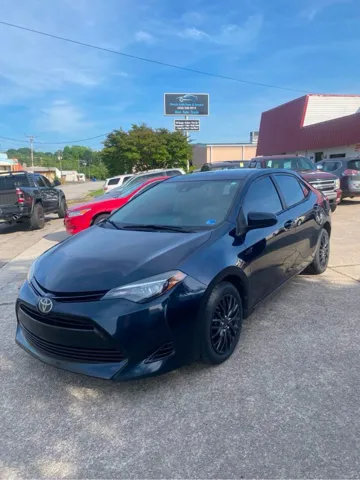 2018 Toyota Corolla LE FWD photo