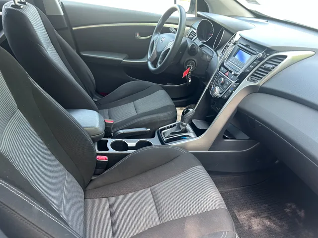 2016 Hyundai Elantra GT Base - Photo 11
