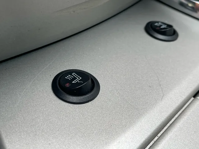 2010 Toyota Camry LE photo 17