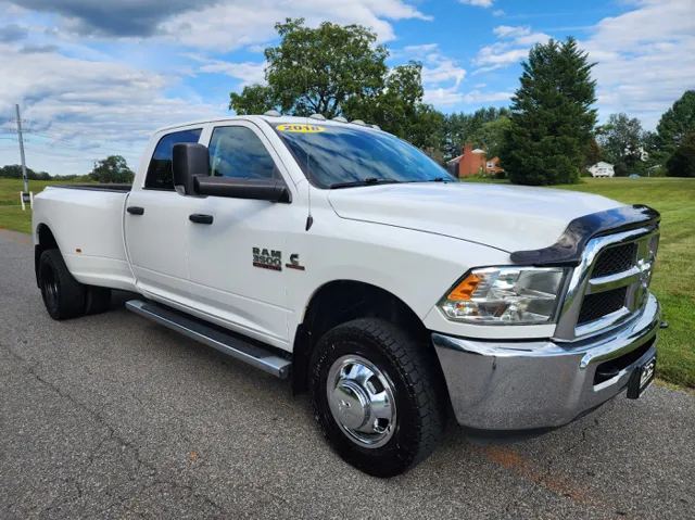 2018 Ram 3500 photo 4
