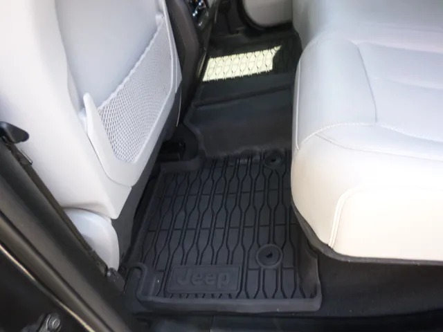 2023 Jeep Grand Cherokee Overland - Photo 72