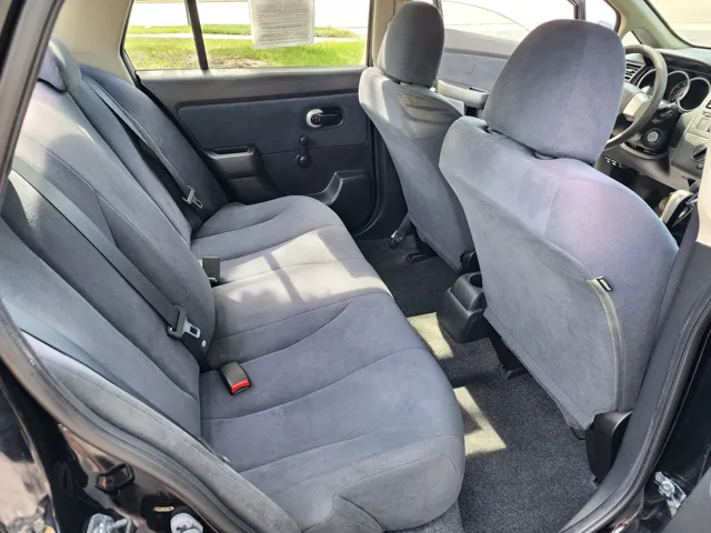2011 Nissan Versa Base photo 14