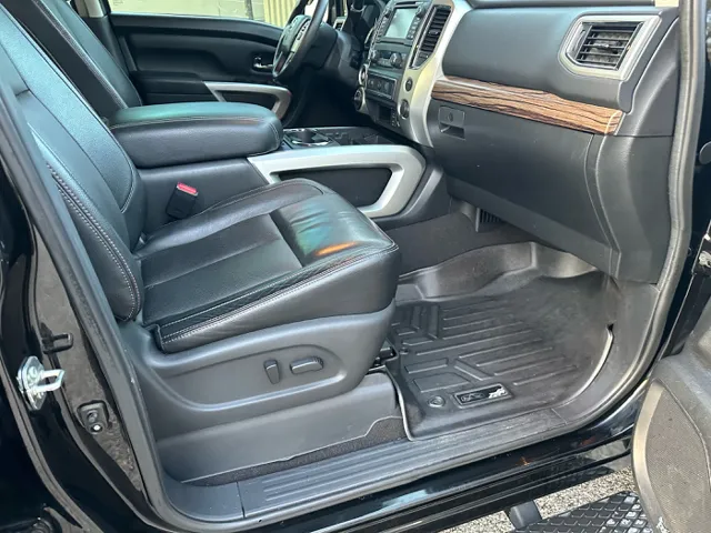 2017 Nissan Titan SL - Photo 7