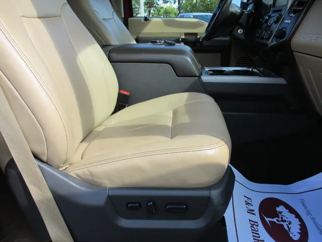 2015 Ford F-250 Lariat photo 12